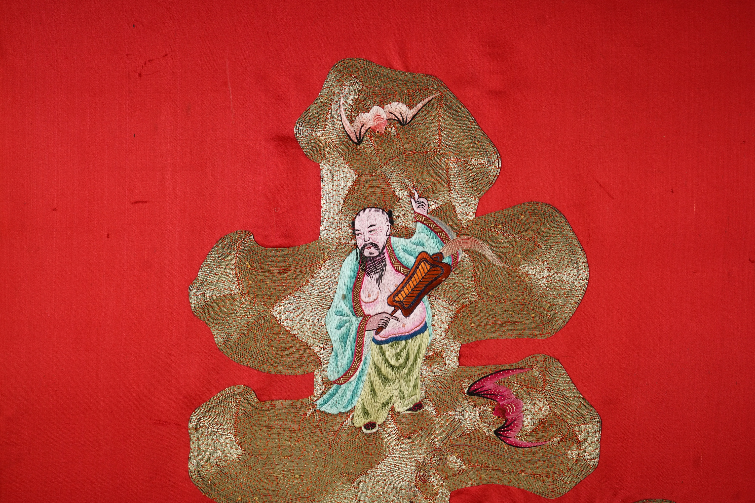 A Chinese embroidered silk 'Shou' character, early 20th century